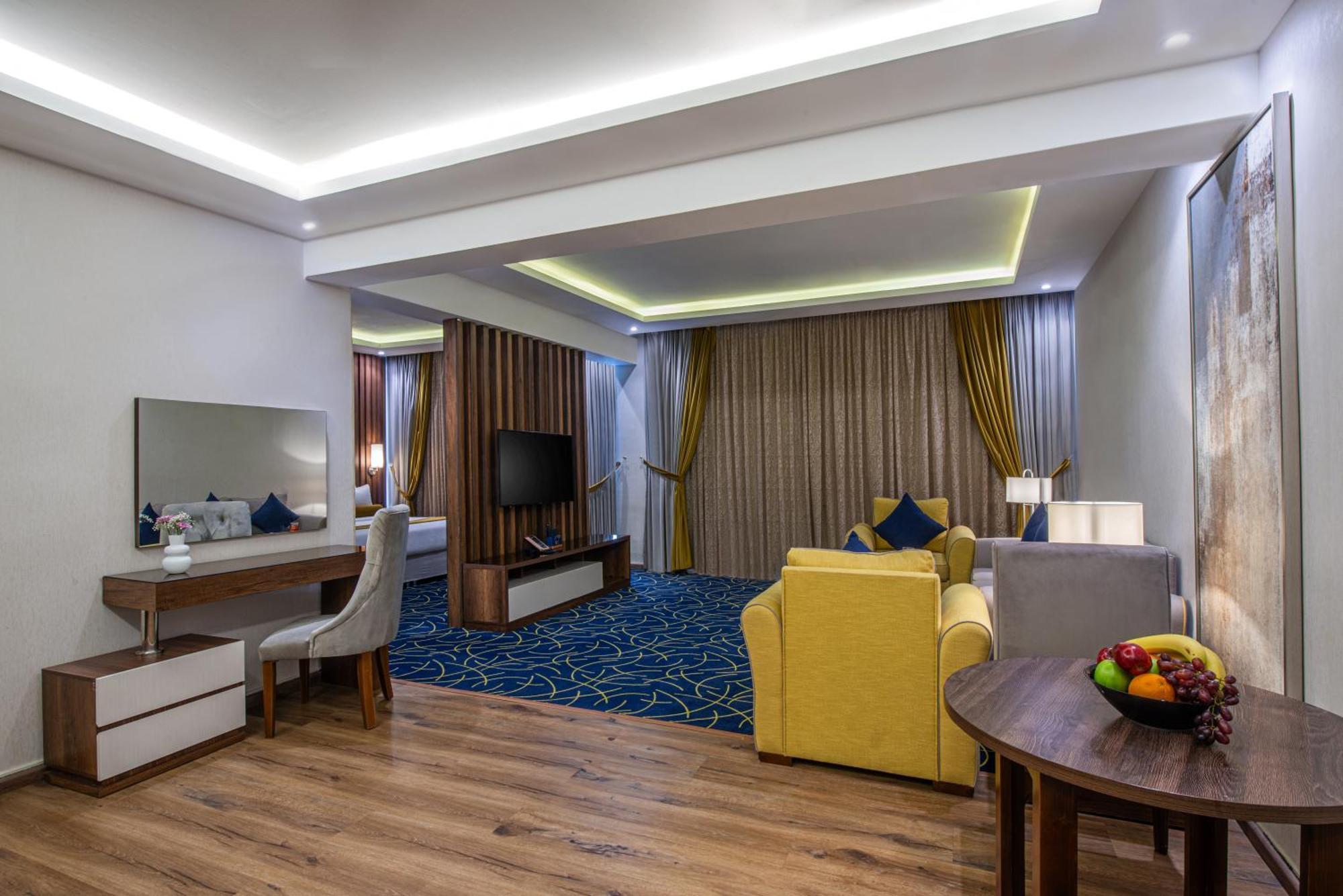 The Palace Hotel Suites Khamis Mushait Exteriör bild