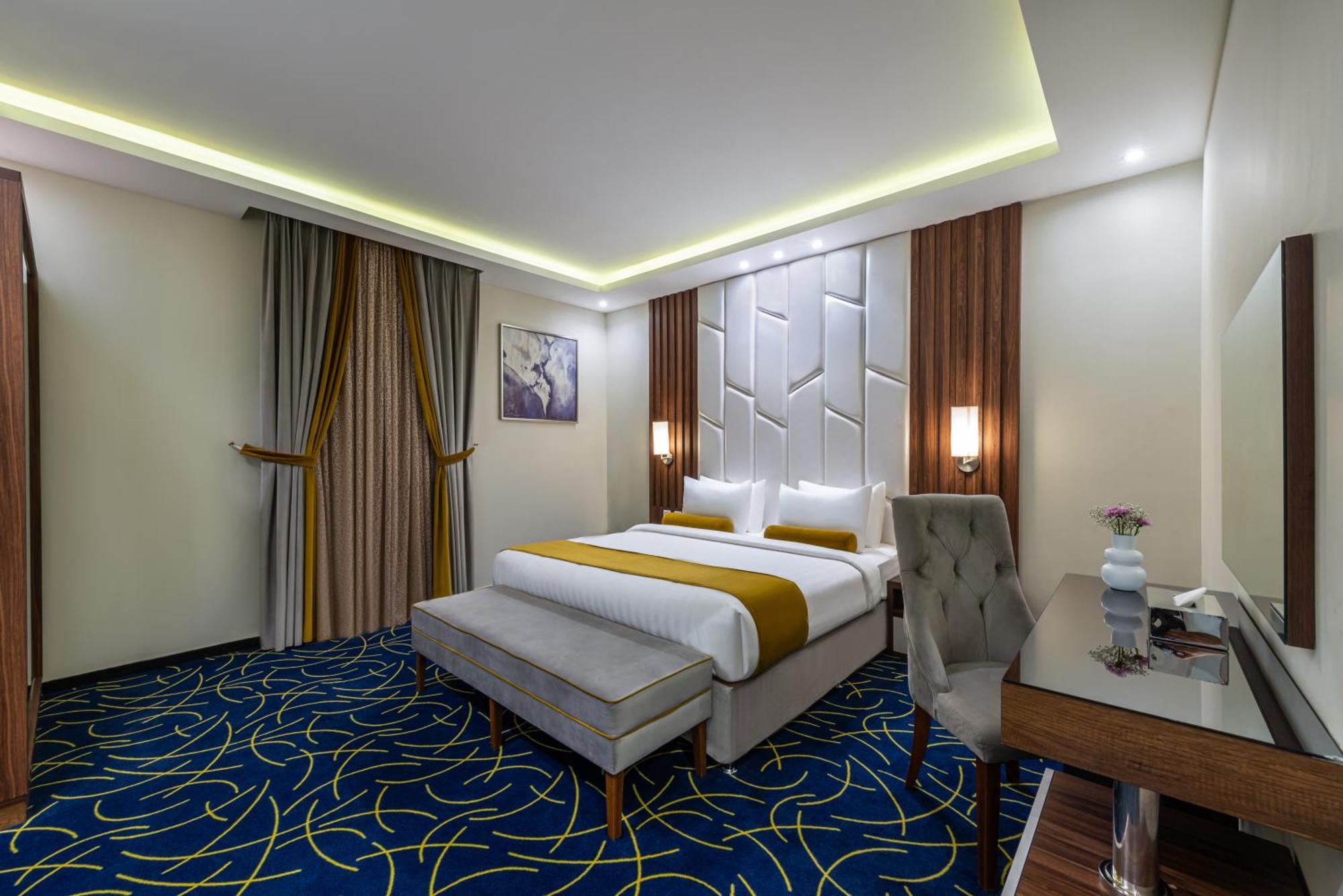 The Palace Hotel Suites Khamis Mushait Exteriör bild