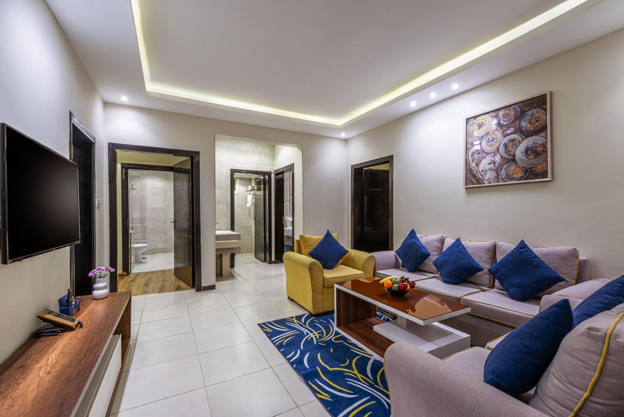 The Palace Hotel Suites Khamis Mushait Exteriör bild