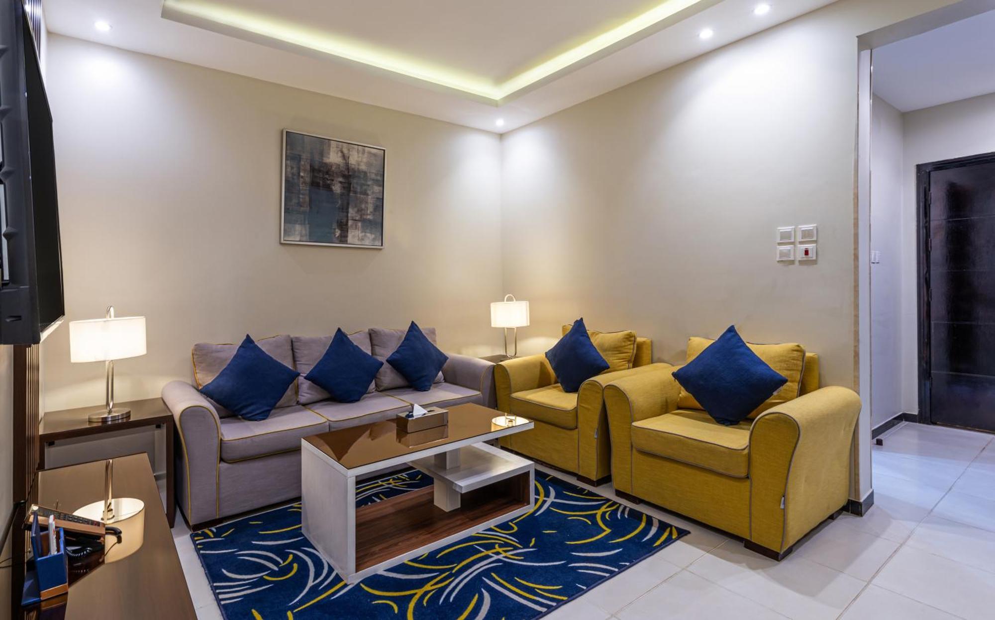 The Palace Hotel Suites Khamis Mushait Exteriör bild