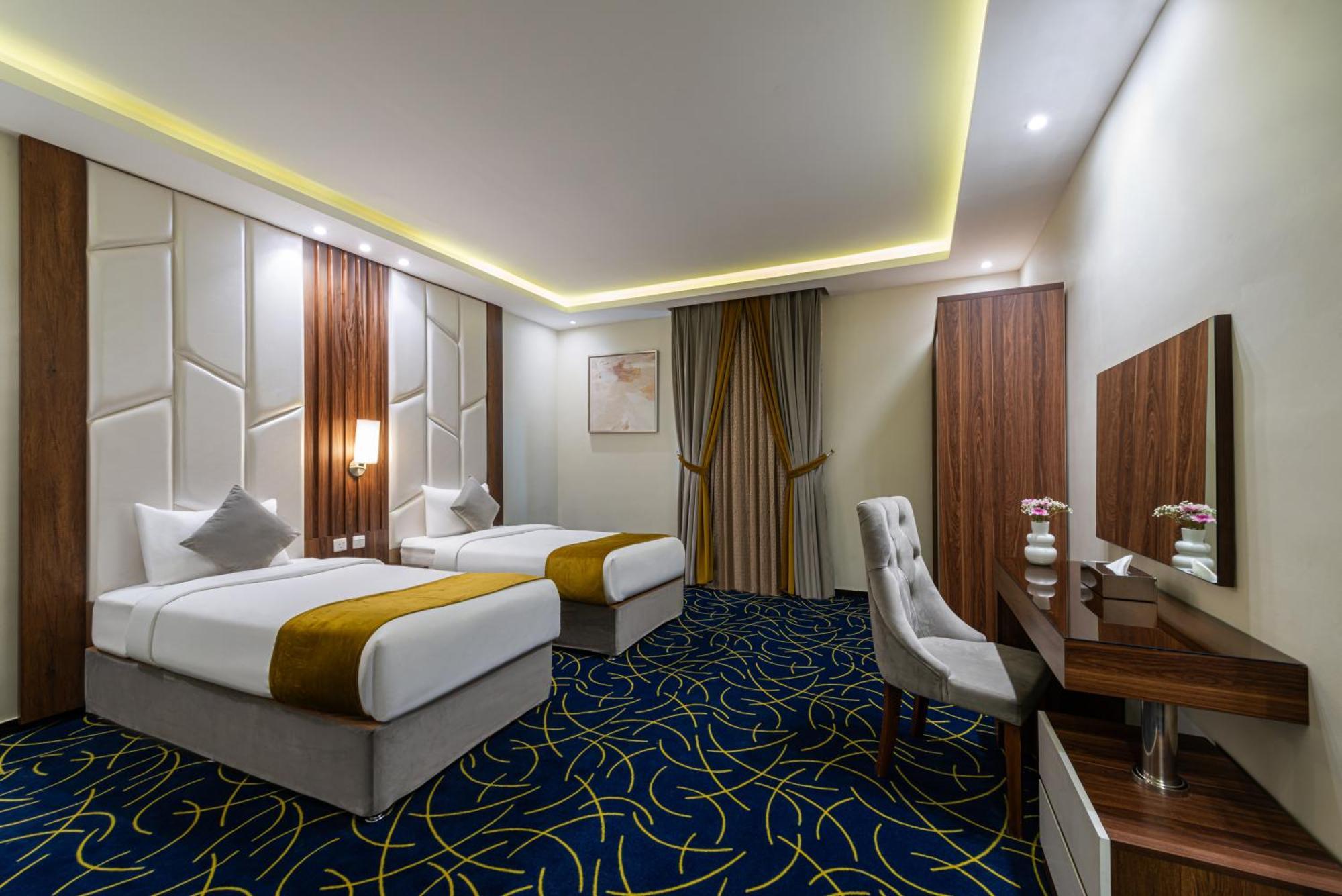 The Palace Hotel Suites Khamis Mushait Exteriör bild